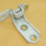 Opel Insignia B durvju eņģe aizmugurējā kreisā apakšējā GP6 42A Abalone White YQ00224780