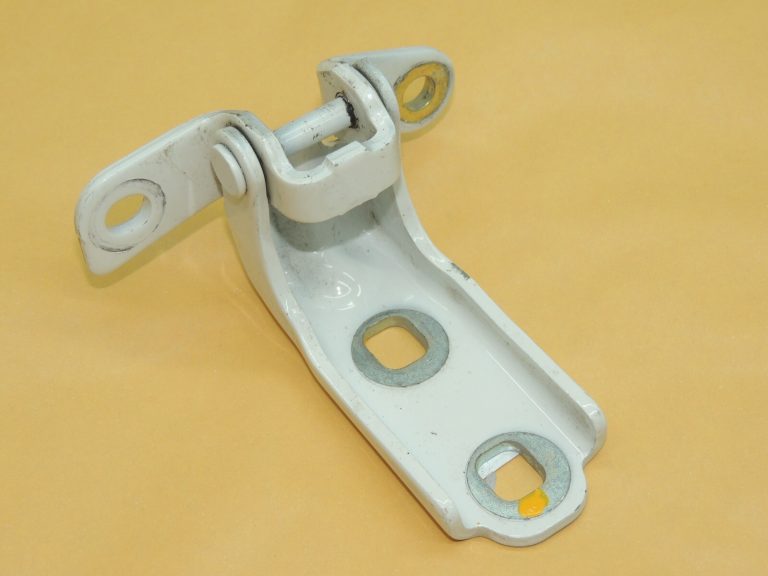Opel Insignia B durvju eņģe aizmugurējā kreisā apakšējā GP6 42A Abalone White YQ00224780
