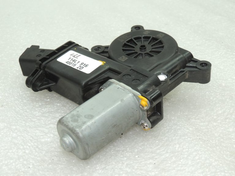 Opel Insignia B Logu regulatora motors aizmugurējā labajā pusē 39176512