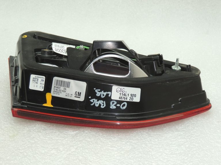 Opel Insignia B aizmugurējais lukturis aizmugurējais lukturis labajā pusē 39148321