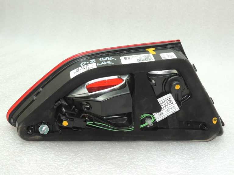 Opel Insignia B aizmugurējais lukturis aizmugurējais lukturis labajā pusē 39148321