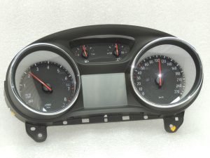 Opel Insignia B 1.5i spidometra mērinstrumentu komplekts YR00253380