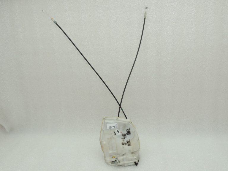 Suzuki Swift Aizmugures kreiso durvju slēdzene 82302-62J22