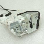 Suzuki SX4 Aizmugures labās puses durvju slēdzene 82301-79J12