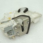 Suzuki SX4 Durvju slēdzene priekšējā labā 82201-80J62