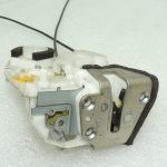 Suzuki SX4 Aizmugurējā labās puses durvju slēdzene 8230180J22