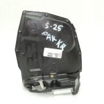 Suzuki Swift Aizmugures kreiso durvju slēdzene 82302-62J22