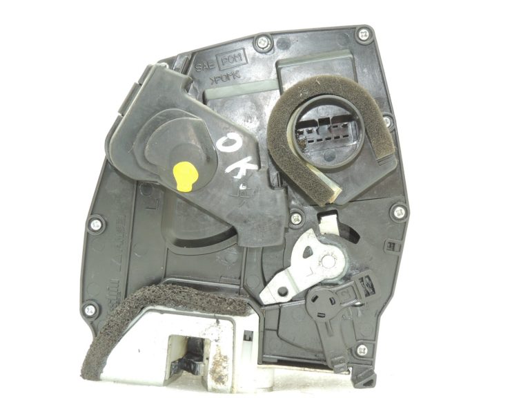Suzuki Swift Aizmugures kreiso durvju slēdzene 82302-62J22