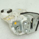 Suzuki SX4 S-Cross durvju slēdzene aizmugurējā labajā pusē 82301-79J22