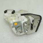 Suzuki SX4 Aizmugures labās puses durvju slēdzene 82301-79J12