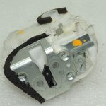 Suzuki SX4 Aizmugures kreiso durvju slēdzene 82302-79J12