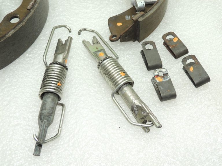 OEM Suzuki Jimny III atsperu komplekts bremžu komplekts
