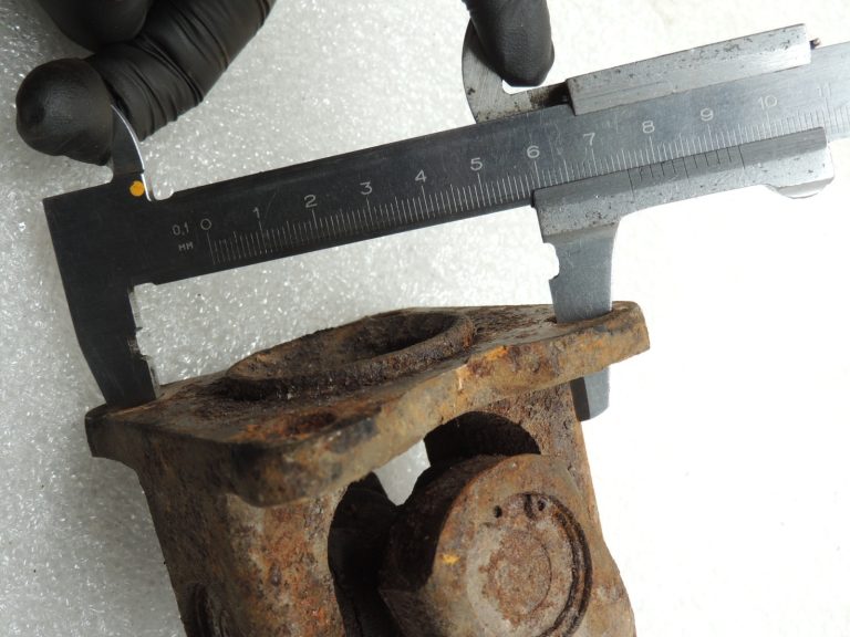 OEM Suzuki Grand Vitara II 2.0D Kardāna vārpsta aizmugurējā ass 2710253J00