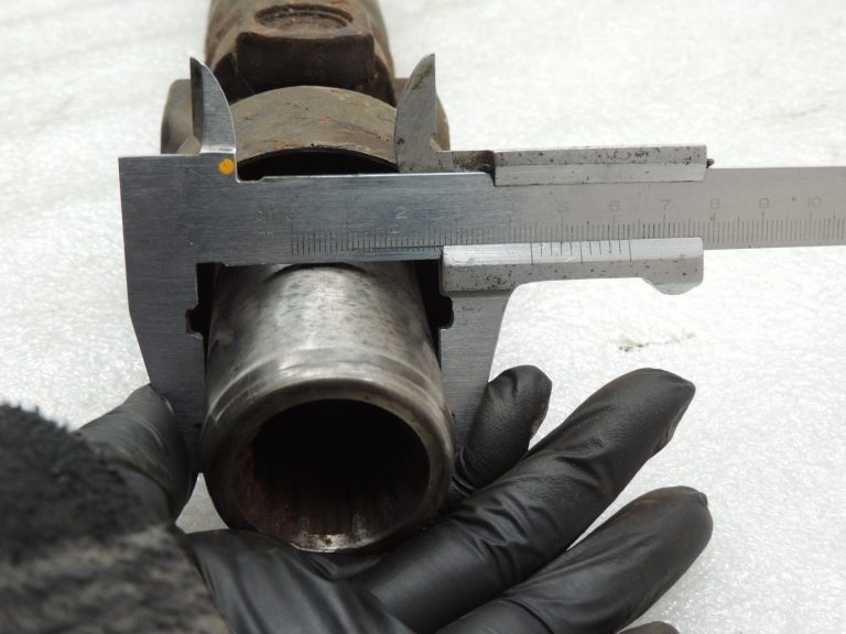 OEM Suzuki Grand Vitara II 2.0D Kardāna vārpsta aizmugurējā ass 2710253J00