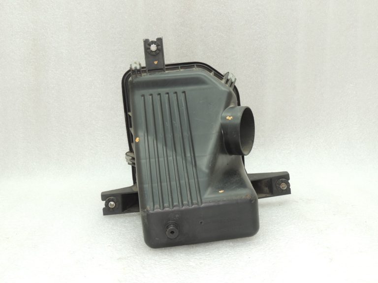 OEM Suzuki Grand Vitara III 2.0i gaisa filtra korpuss gaisa filtra kaste 1370066J00