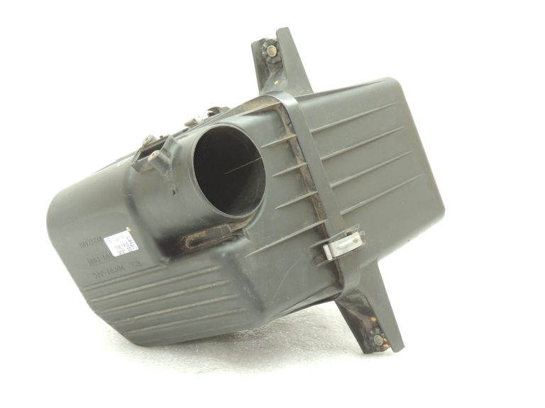 OEM Suzuki Grand Vitara III 2.0i gaisa filtra korpuss gaisa filtra kaste 1370066J00