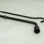 OEM Suzuki Vitara IV riteņu atslēgu instrumentu komplekts