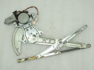 OEM Suzuki Jimny 2003 Logu regulators ar motoru Priekšējais labais 8340181A10