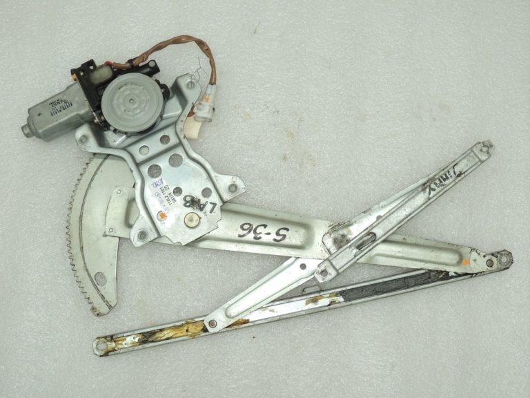 OEM Suzuki Jimny 2003 Logu regulators ar motoru Priekšējais labais 8340181A10