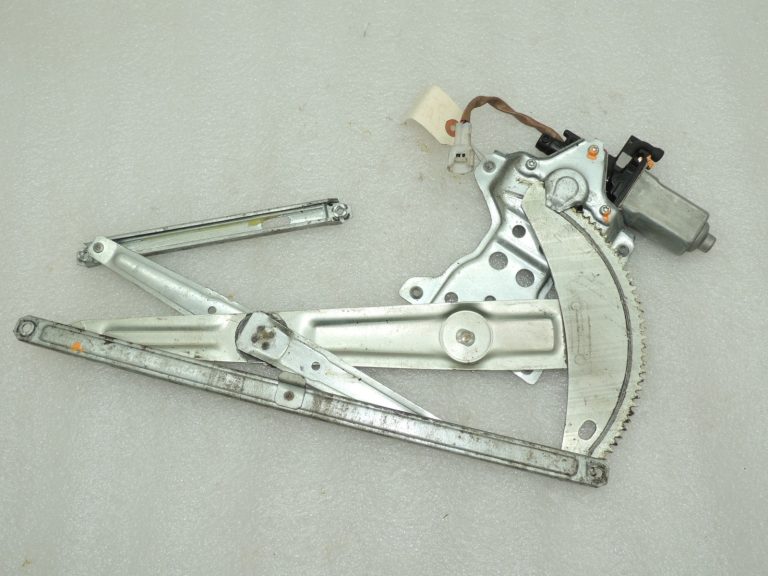 OEM Suzuki Jimny 2003 Logu regulators ar motoru Priekšējais labais 8340181A10