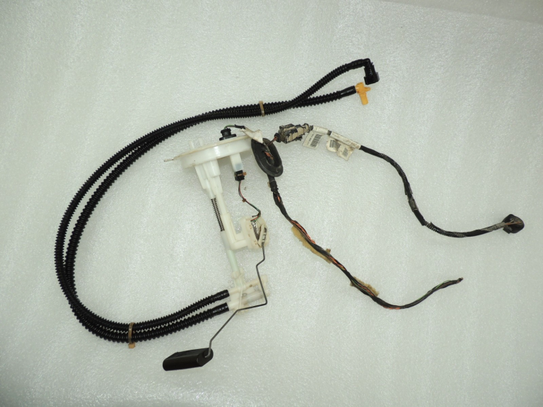 VW Tiguan 5N 2.0TDI Degvielas tvertnes sensors 5N0919673J