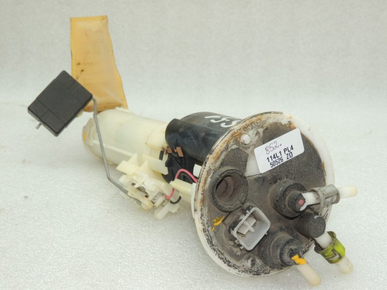 OEM Suzuki Jimny III 1.3 benzīna degvielas sūknis 15100-81813