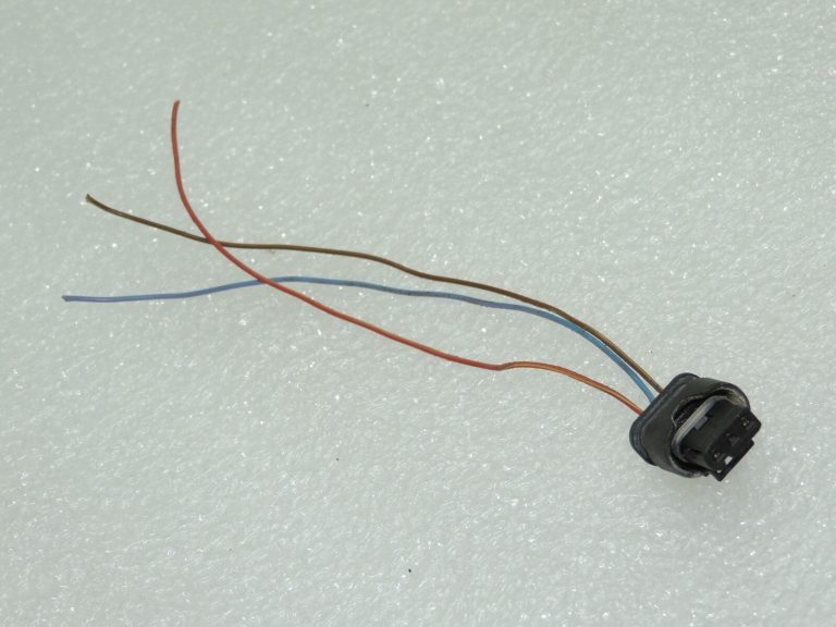 VW Tiguan 5N Aizmugurējais stāvvietas palīgierīces savienotājs 5N0971104D