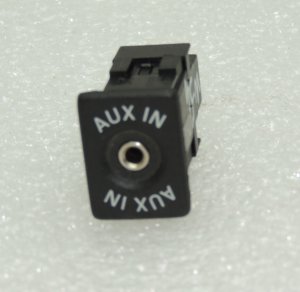 Oriģinālā VW Tiguan 5N AUX-IN ligzda 5M0035724
