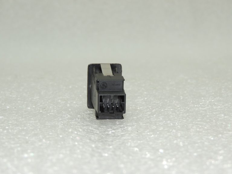 Oriģinālā VW Tiguan 5N AUX-IN ligzda 5M0035724