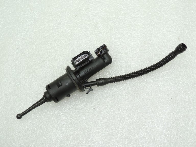 Oriģināls VW Tiguan 5N sajūga cilindrs sajūga galvenais cilindrs 3C0721388J