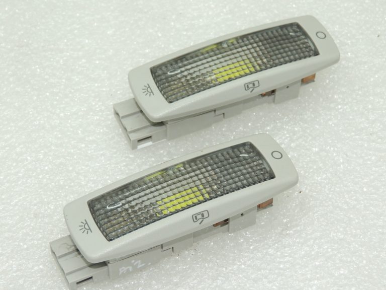 Oriģināls VW Tiguan 5N salona apgaismojuma komplekts 3B0947291B