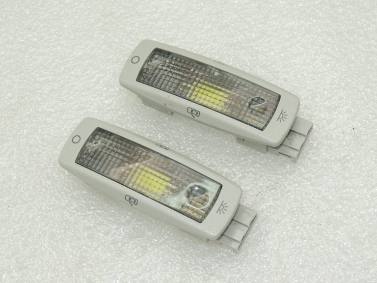 Oriģināls VW Tiguan 5N salona apgaismojuma komplekts 3B0947291B
