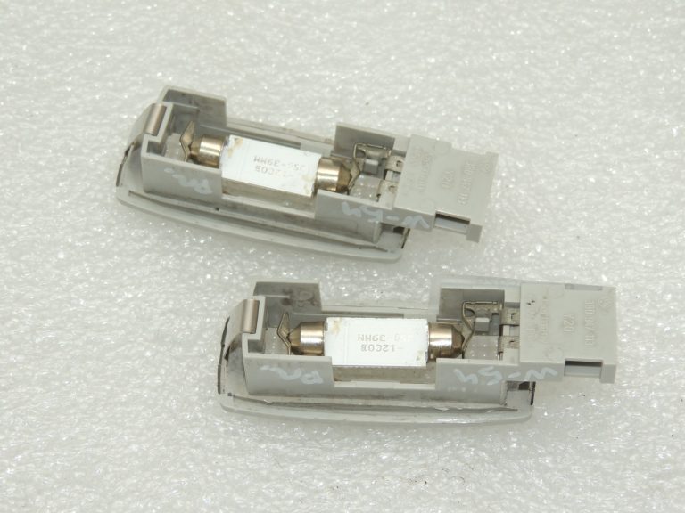 Oriģināls VW Tiguan 5N salona apgaismojuma komplekts 1K0947109