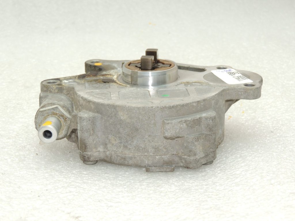 OEM VW Tiguan 5N 2.0TDI vacuum pump Vacuum pump 03L145100F