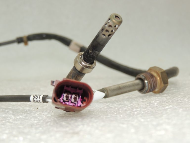 OEM VW Tiguan 5N 2.0TDI izplūdes temperatūras sensors 03L906088CC