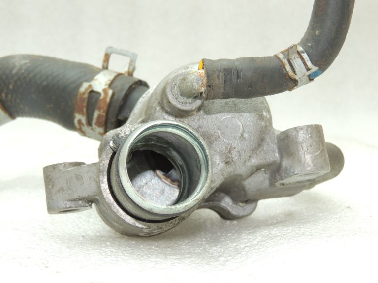 Suzuki Jimny III 1.3i M13A Termostata korpuss Termostats 1769069G00