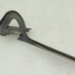OEM Suzuki Jimny III Priekšējā pārsega eņģe labajā pusē ZDL: GRAPHITE GRAY 5741050G00