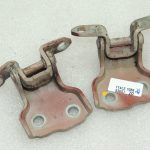OEM Suzuki Jimny III durvju eņģes kreisais komplekts ZY8: PRL RED