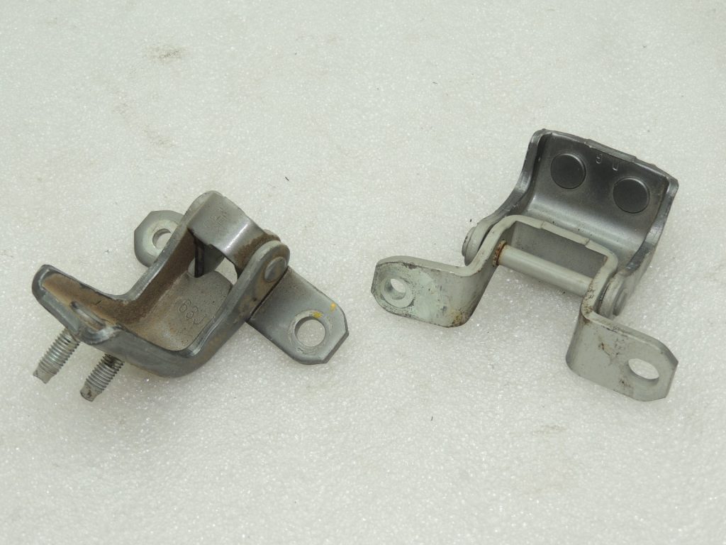 OEM Suzuki Grand Vitara III Aizmugures labās puses durvju viru komplekts ZDL: GRAPHITE GRAY