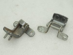 OEM Suzuki Grand Vitara III Aizmugures labās puses durvju viru komplekts ZDL: GRAPHITE GRAY