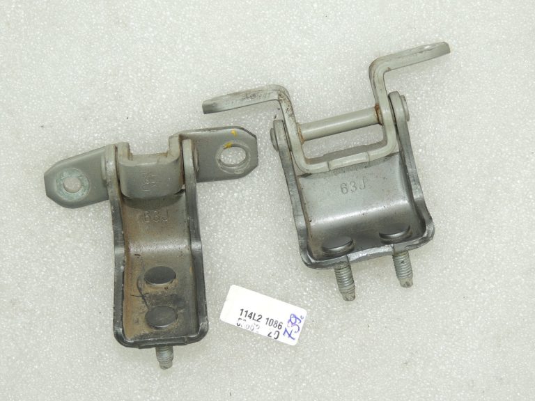 OEM Suzuki Grand Vitara III Aizmugures labās puses durvju viru komplekts ZDL: GRAPHITE GRAY