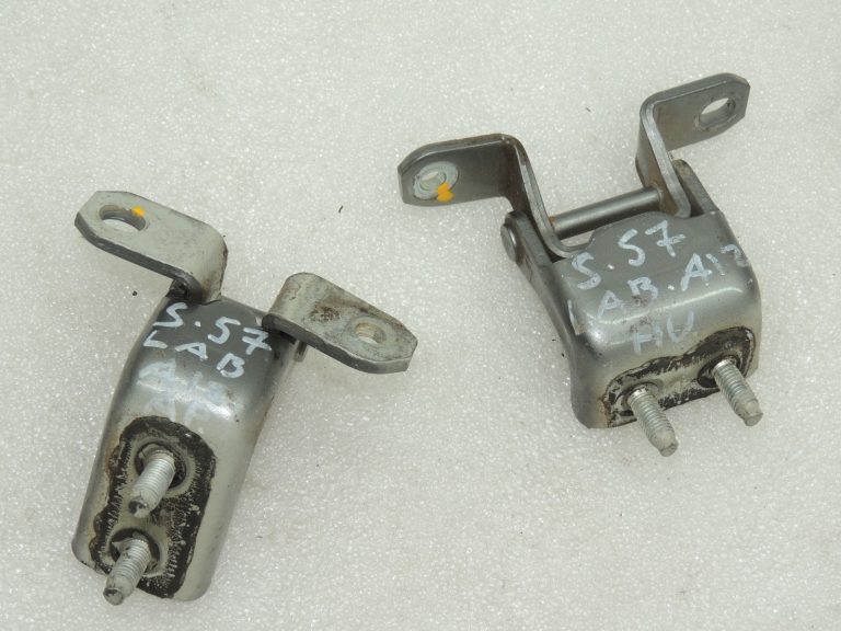 OEM Suzuki Grand Vitara III Aizmugures labās puses durvju viru komplekts ZDL: GRAPHITE GRAY