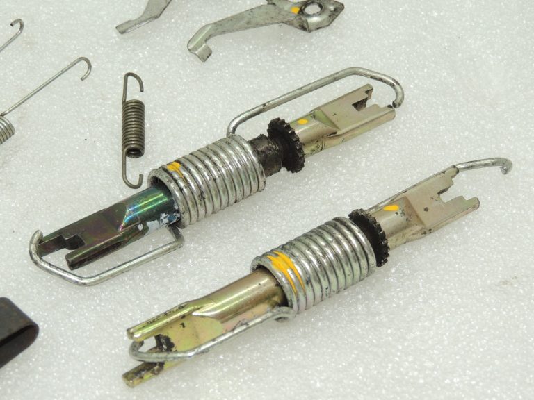 OEM Suzuki Jimny III atsperu komplekts bremžu komplekts