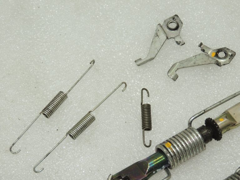 OEM Suzuki Jimny III atsperu komplekts bremžu komplekts