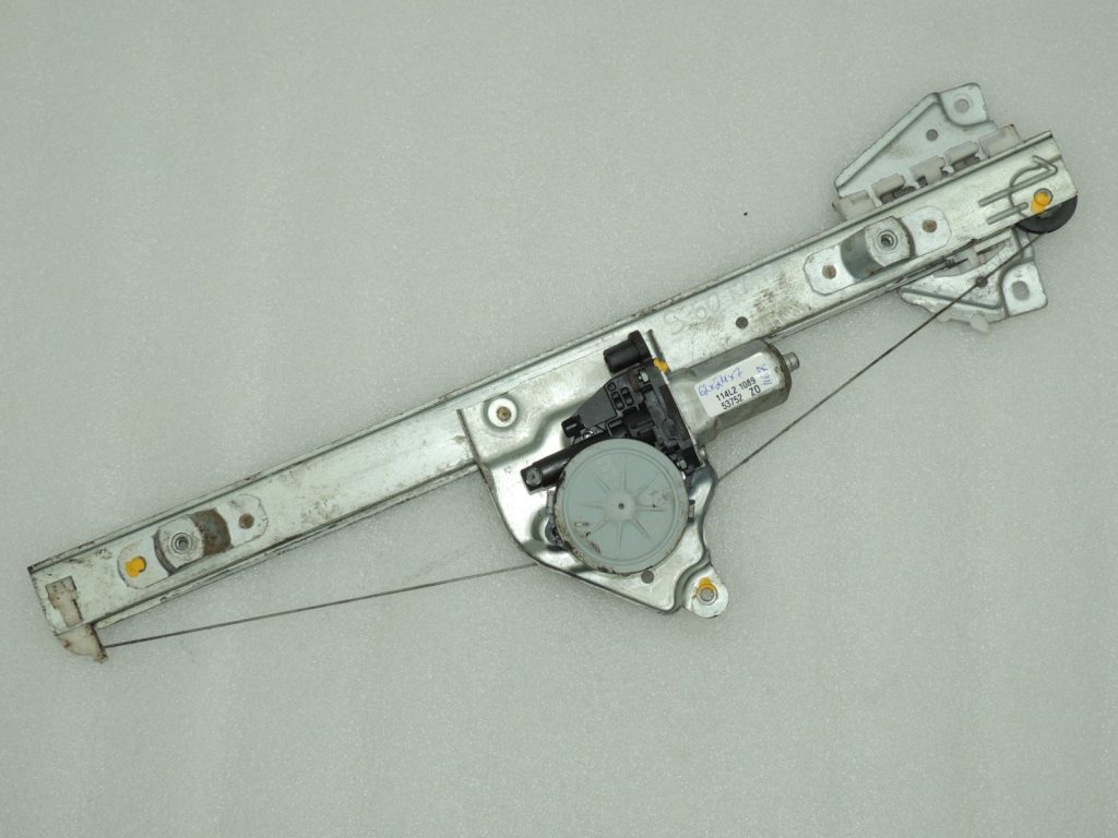 Suzuki Grand Vitara III aizmugurējais kreisais loga regulators 8350265J00