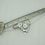 Suzuki Grand Vitara III aizmugurējais kreisais loga regulators 8350265J00