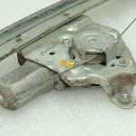 Suzuki Grand Vitara III aizmugurējais kreisais loga regulators 8350265J00
