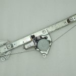 Suzuki Grand Vitara III Aizmugurējā loga regulators pa labi 8350165J00