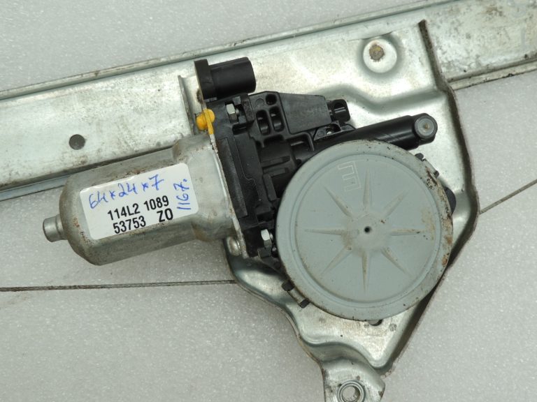 Suzuki Grand Vitara III Aizmugurējā loga regulators pa labi 8350165J00