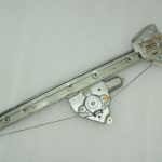 Suzuki Grand Vitara III Aizmugurējā loga regulators pa labi 8350165J00